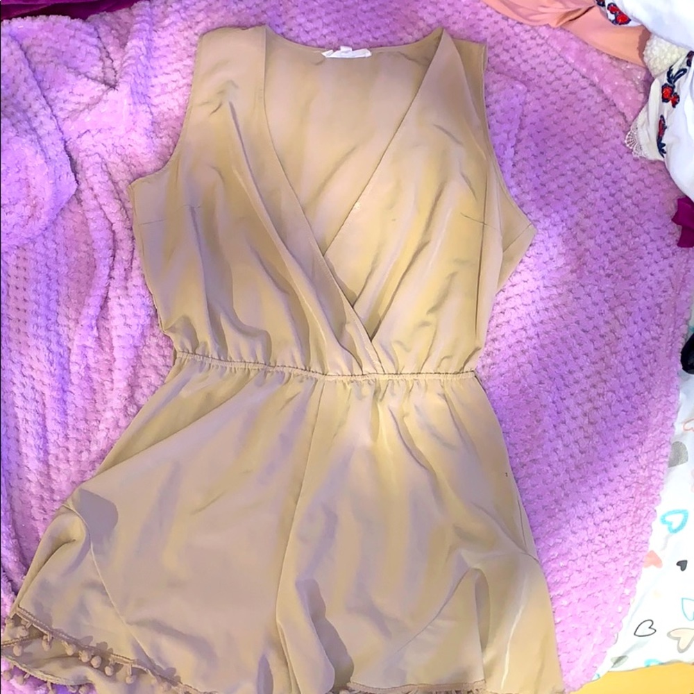 Lovely khaki romper $7